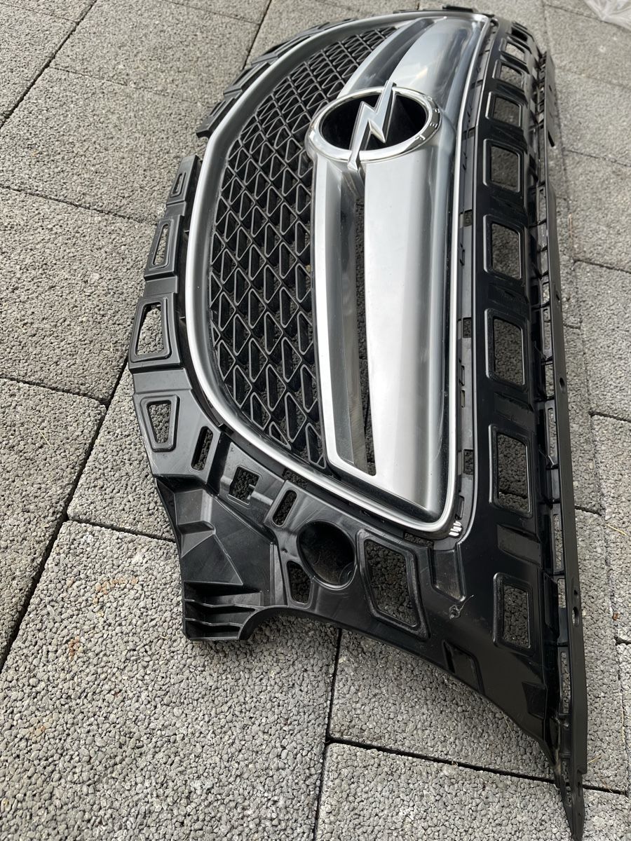 GM Alle Autoersatzteile: Opel Insignia OPC Kühlergrill  – Gebraucht aus Oftringen von pedrof7 2