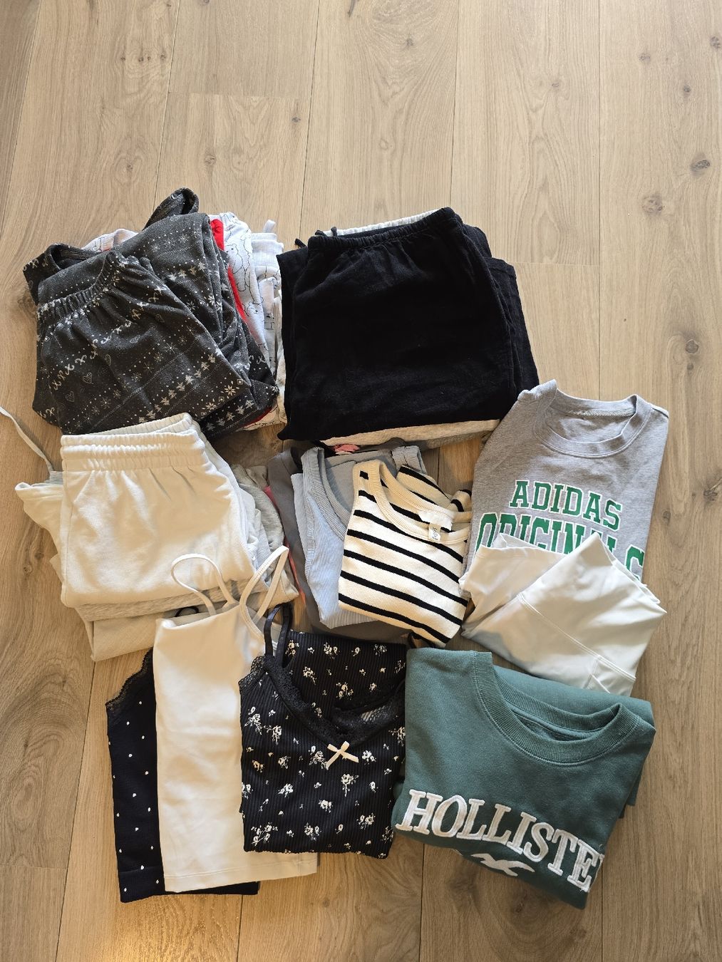 Lotti & Set di vestiti: Grosses Kleiderpaket Grösse S – Usato da Baar venduto da YvonneSch01