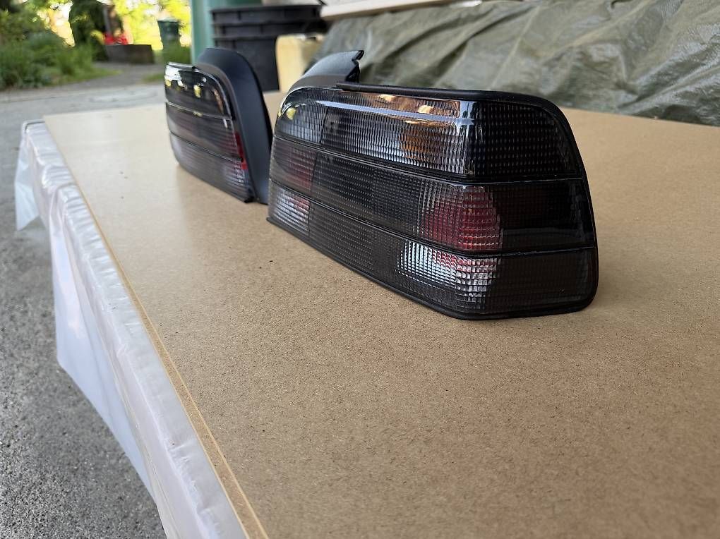 BMW Tutti pezzi di ricambio auto: Bmw E36 Coupe MHW Rückleuchten – Usato da Muri AG venduto da Aero96 1