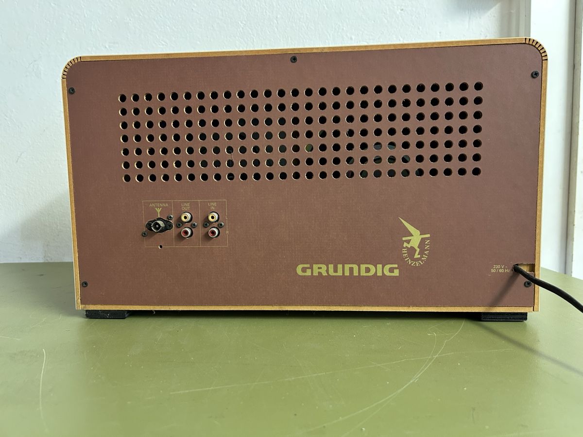Grundig Radio: Grundig Heinzelmann Nachbau, – Usato da Riehen venduto da teagarden 1