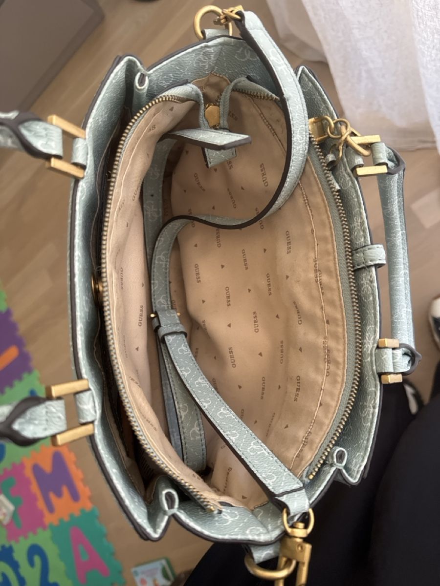 Guess Sacs femmes: Handtasche Guess hellblau – Neuf (Voir description) à Spreitenbach par sve_lj5r 1