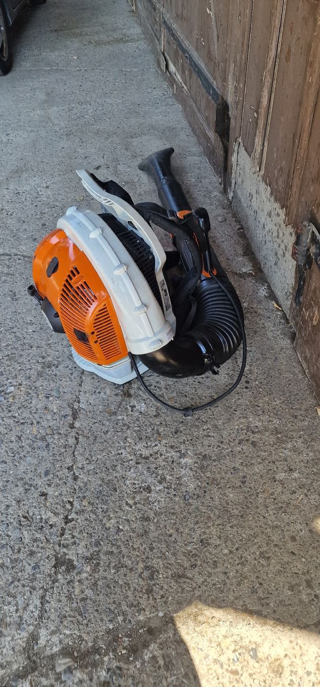 Stihl Aspirateurs & souffleurs à feuilles: Stihl BR700 Laubbläser  – D'occasion à Tagelswangen par Axel_36 3