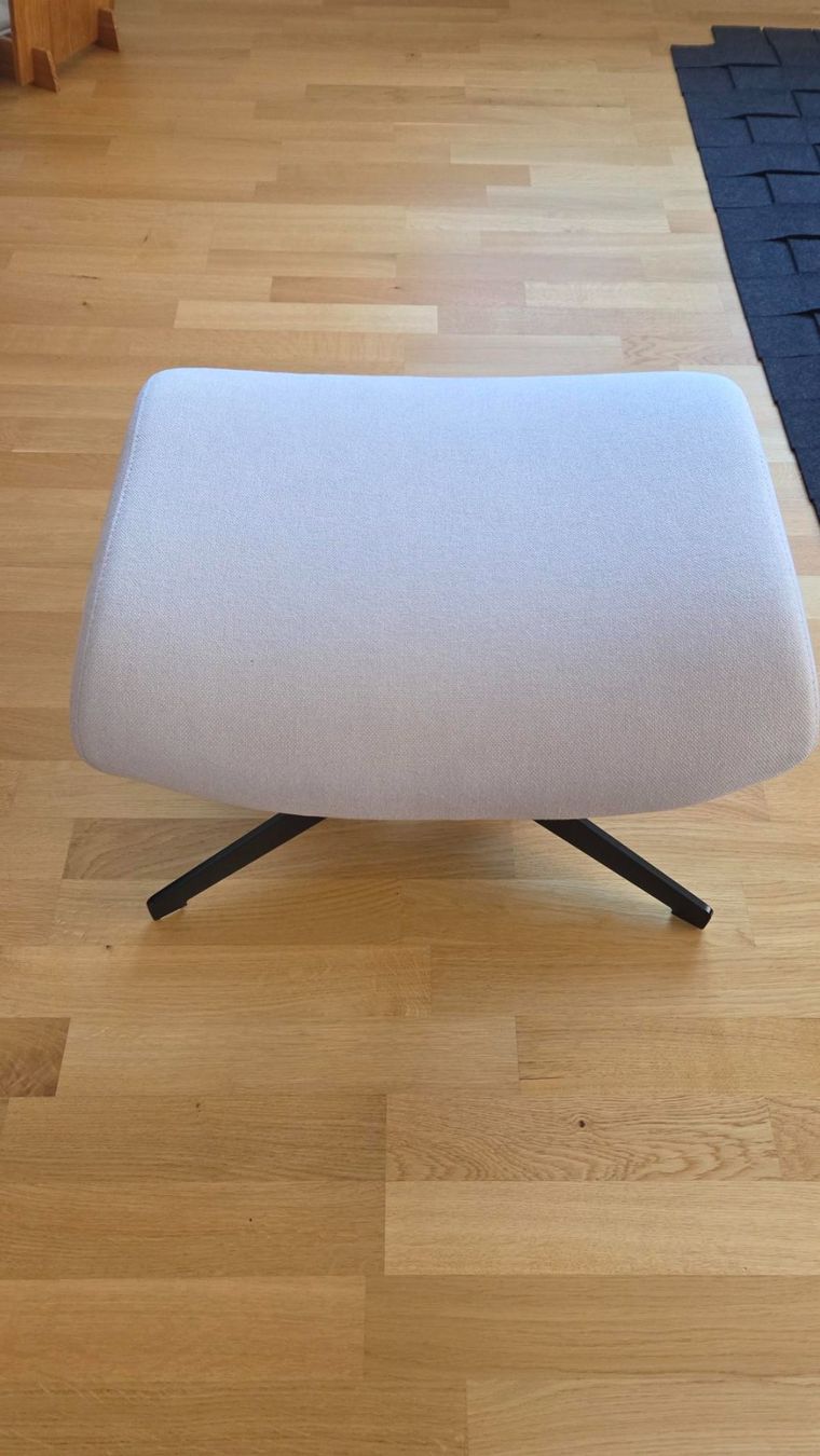 Sessel: Drehsessel mit Beinhocker – Gebraucht aus Wil SG von Colalight26 1