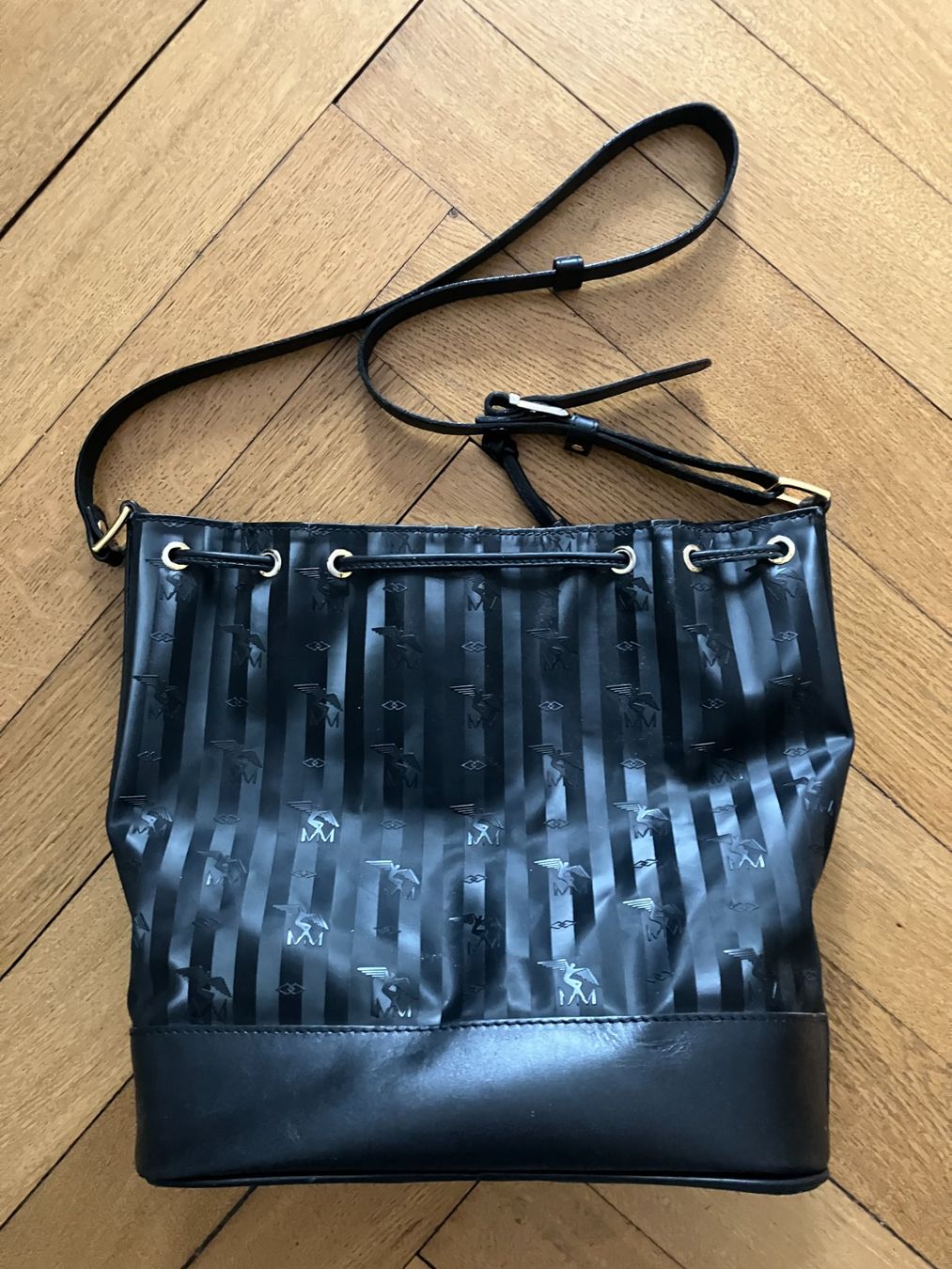 Maison Mollerus Sacs femmes: Beuteltasche in Schwarz von Mollerus – D'occasion à Zürich par luna779 1