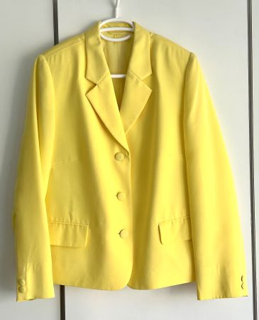 Hochwertiger Blazer aus reiner Seide (Crêpe) zitronengelb
