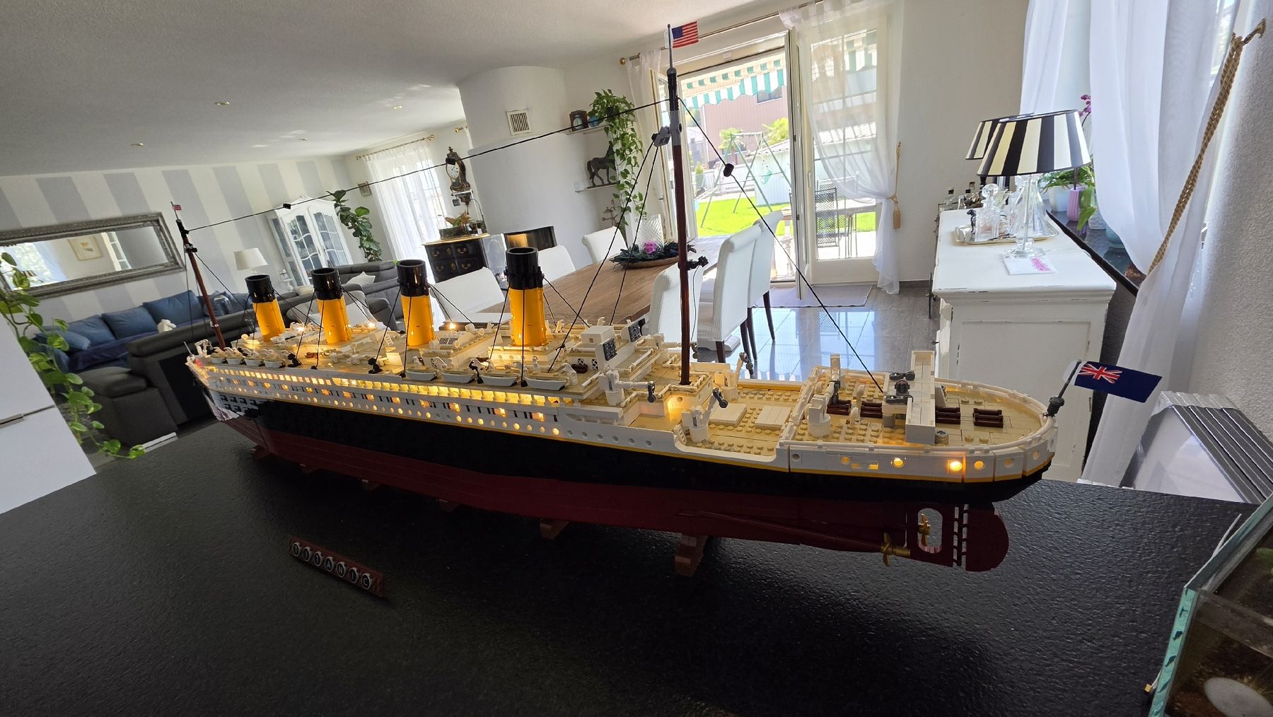 Lego Kit di costruzioni: Lego Titanic 10294 inkl. Light my Bricks – Usato da Obergerlafingen venduto da Deluxepoint 2