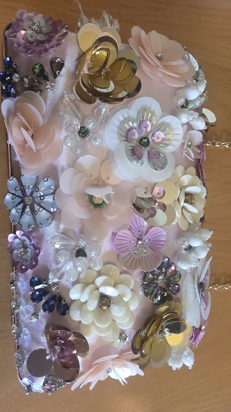 Sacs femmes: Elegante Blumen Clutch – Neuf avec emballage d'origine à Binningen par Hofka64 5