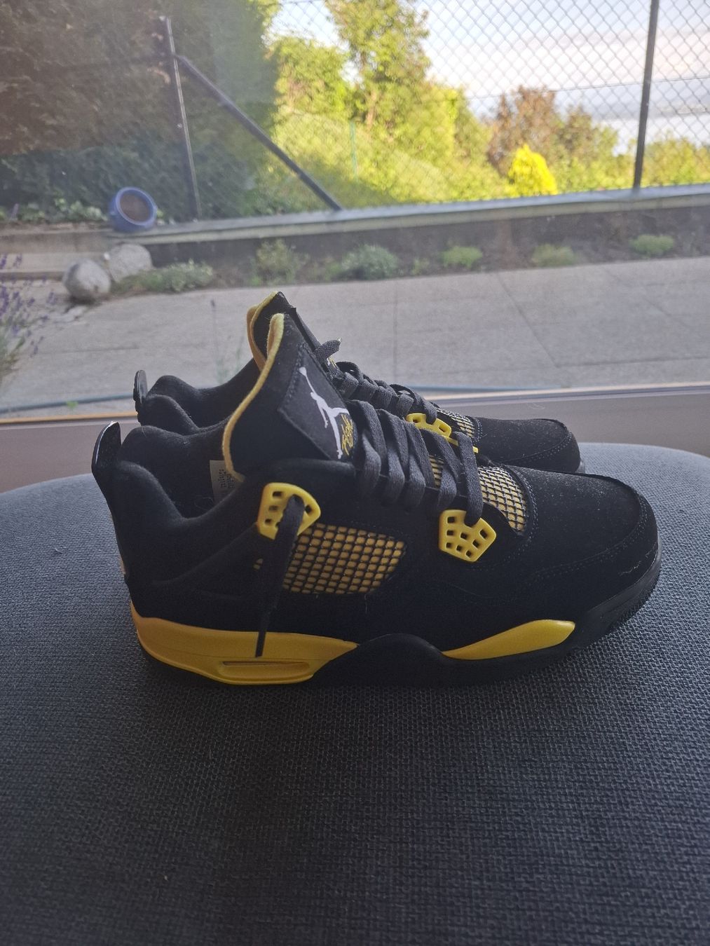Jordan Scarpe da uomo: jordan 4 thunder – Nuovo e nell'imballaggio originale da Corcelles NE venduto da Skuff 1