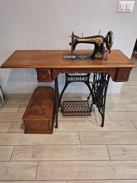 Singer Macchine da cucire: Machine a coudre Singer 1905 – Usato da Misery venduto da beatka03 1