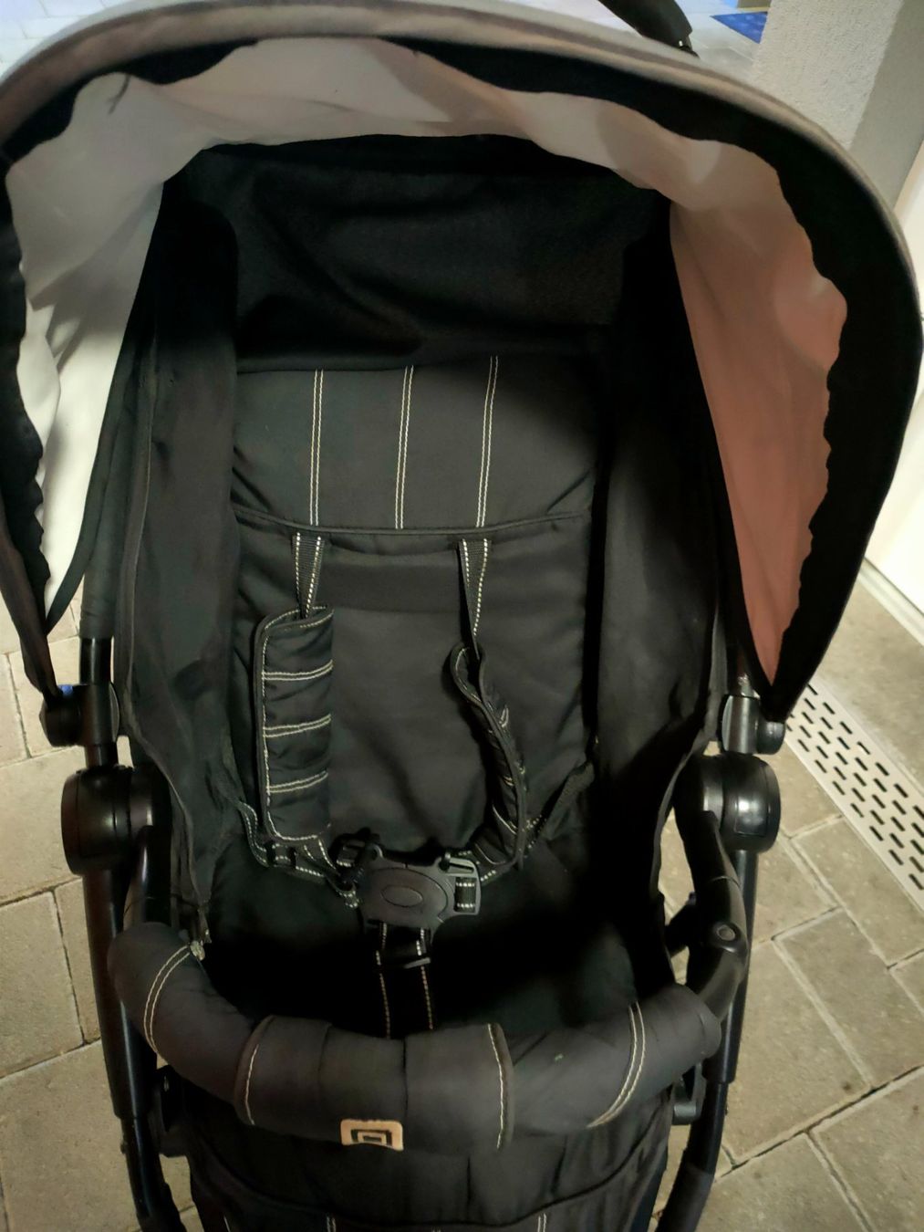 Carrozzine: Zum verschenken Kinderwagen Buggy dunkelgrau gebraucht – Usato da Aesch BL venduto da lor_w6yy 5