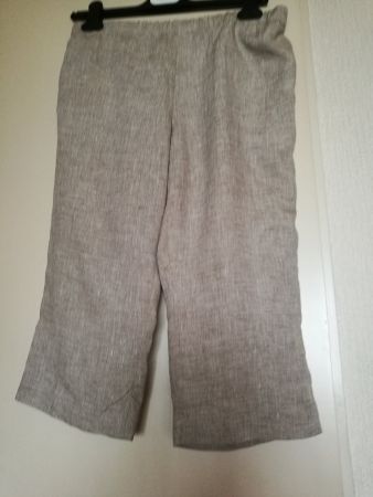 Damenhose kurz beige aus Leinen