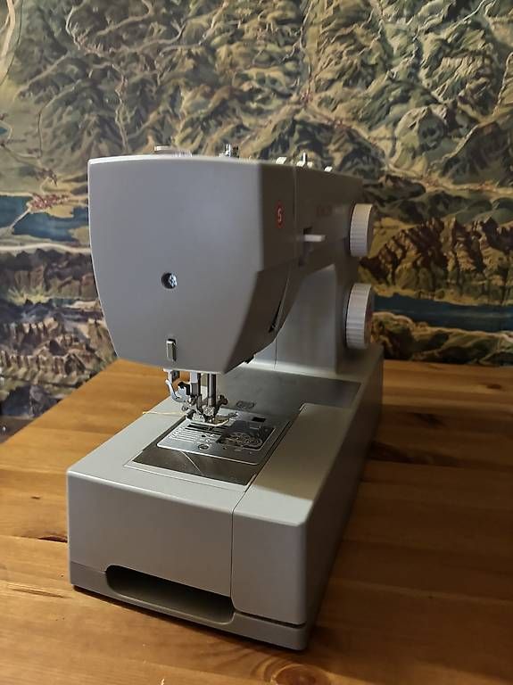 Macchine da cucire: Singer Nähmaschine  – Usato da Stein am Rhein venduto da Marekk. 2