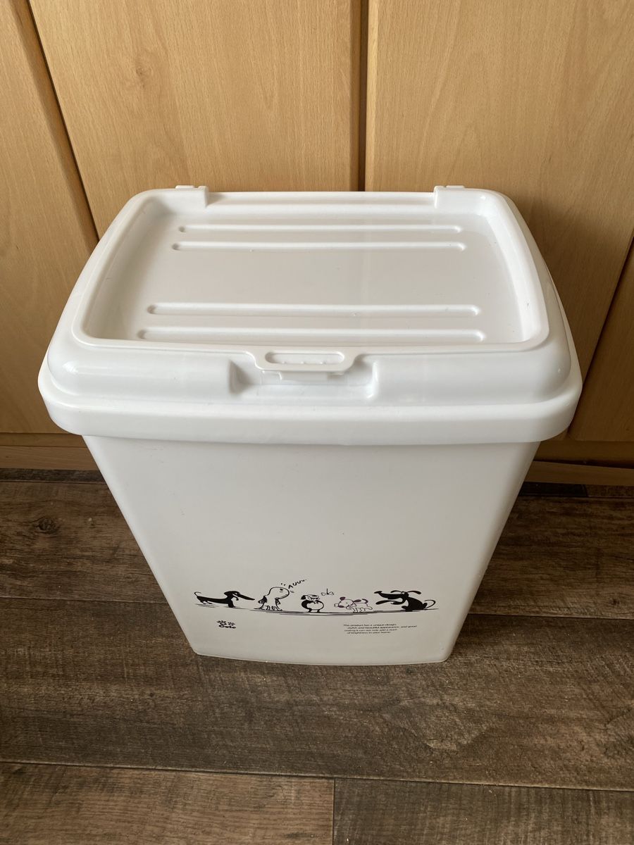 Contenitori & Simili: Futterbox 42x28/35x20/25cm – Nuovo (secondo la descrizione) da Seewen SZ venduto da shaky01