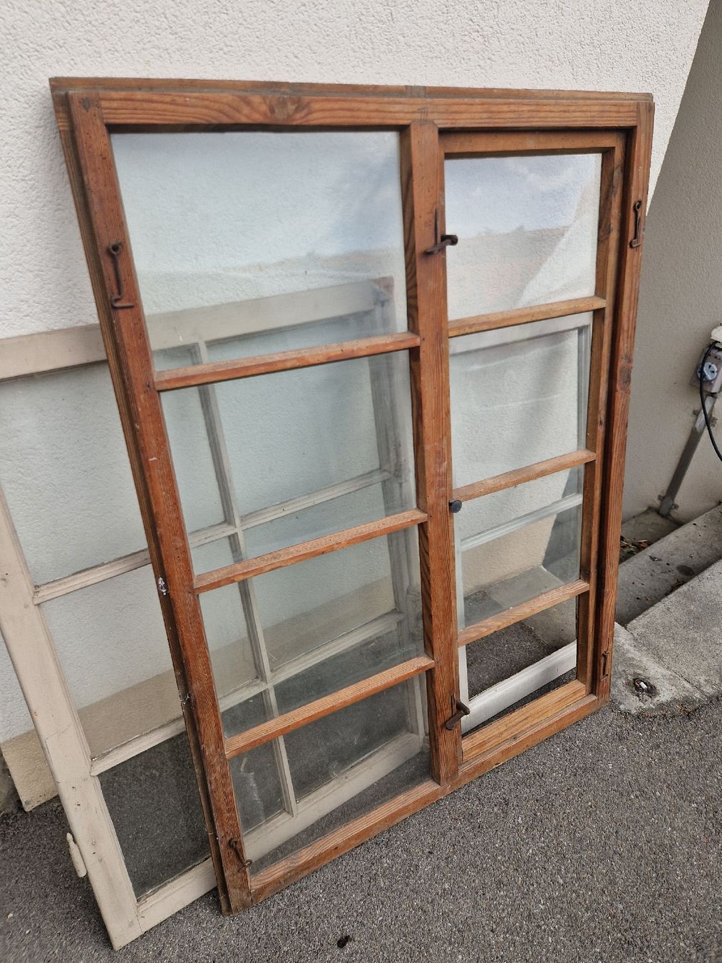 Alle Dekorationen: Altes Holzfenster mit Griff Mass 97x130 cm – Gebraucht aus Mörigen von Clio111 1