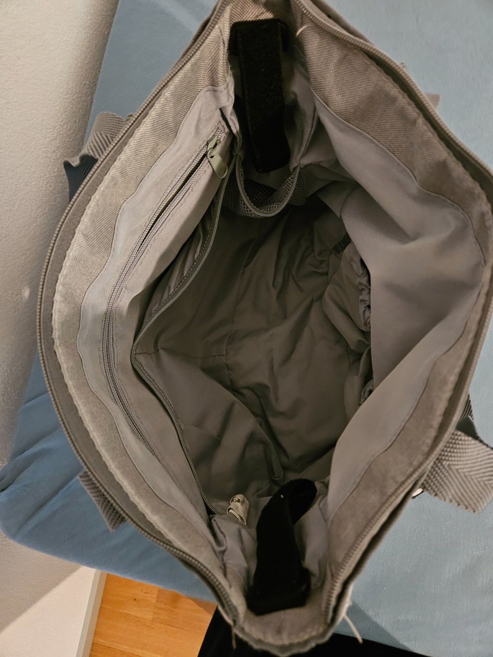 Borse: Geräumige Wickeltasche, viele Fächer, grau – Nuovo (secondo la descrizione) da Sennhof (Winterthur) venduto da HG2019 5