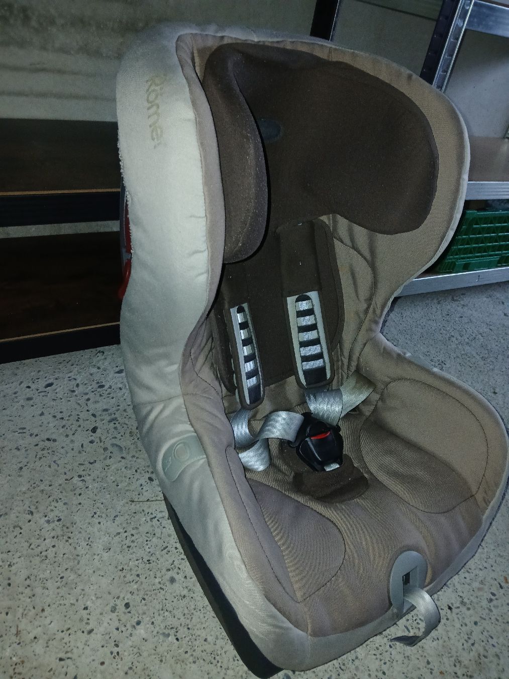 Britax Römer Seggiolini per auto: Robuster, langlebiger und sicherer Kindersitz in sehr gutem – Usato da Tägerig venduto da Gaet83 1