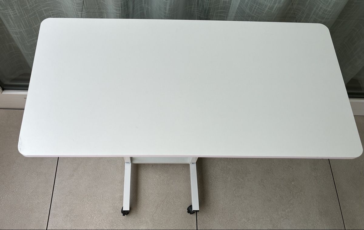 Tische: Jolie table sur roulettes – Gebraucht aus Collombey von ste_rb76 3