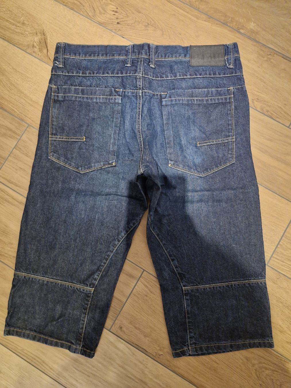 Jeans: Jeans kurz – Usato da Muotathal venduto da Sereina-muheim 1