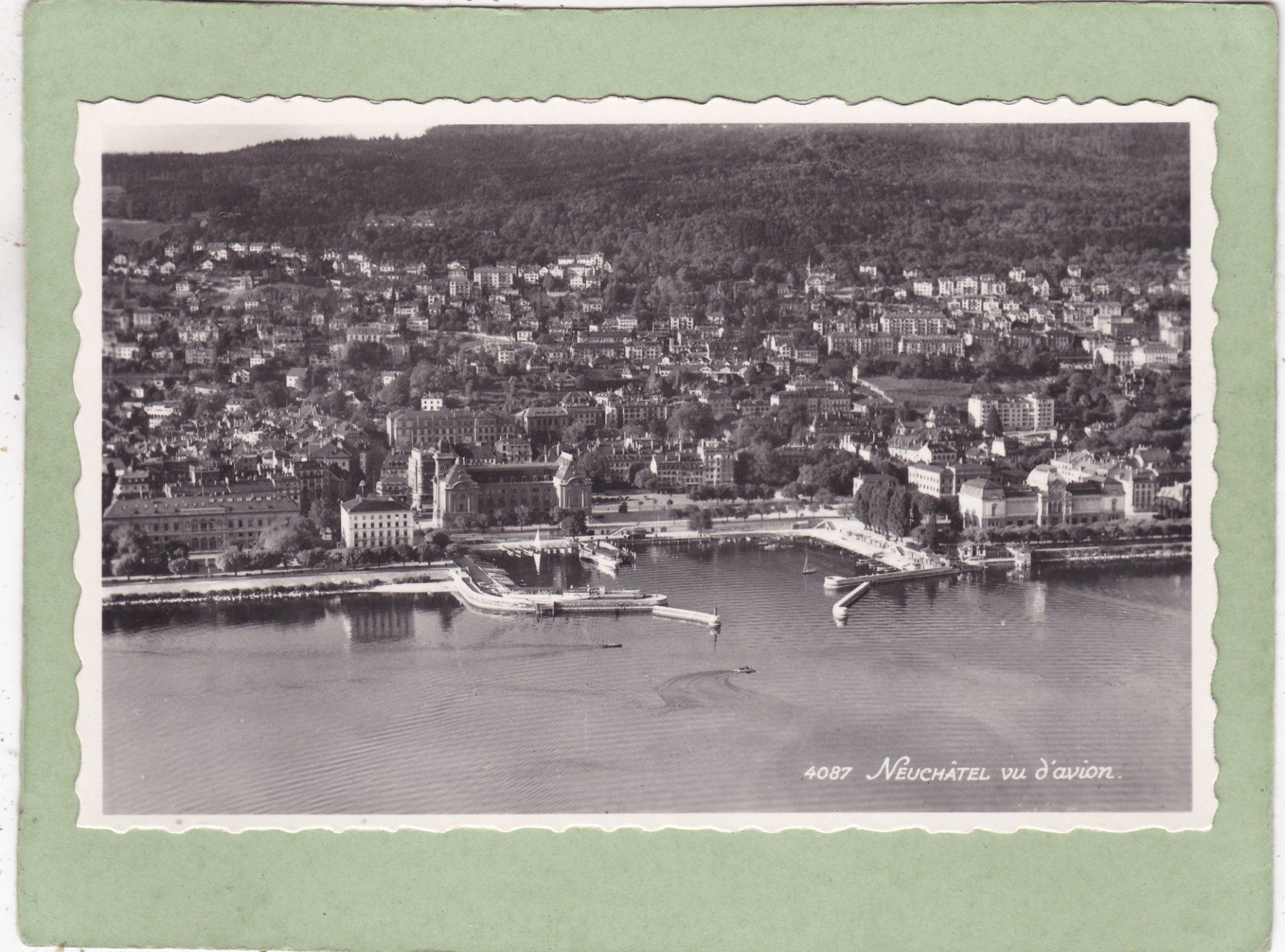 Cartes postales: Neuchâtel vu d' avion – D'occasion à Herisau par Lisegrat2008