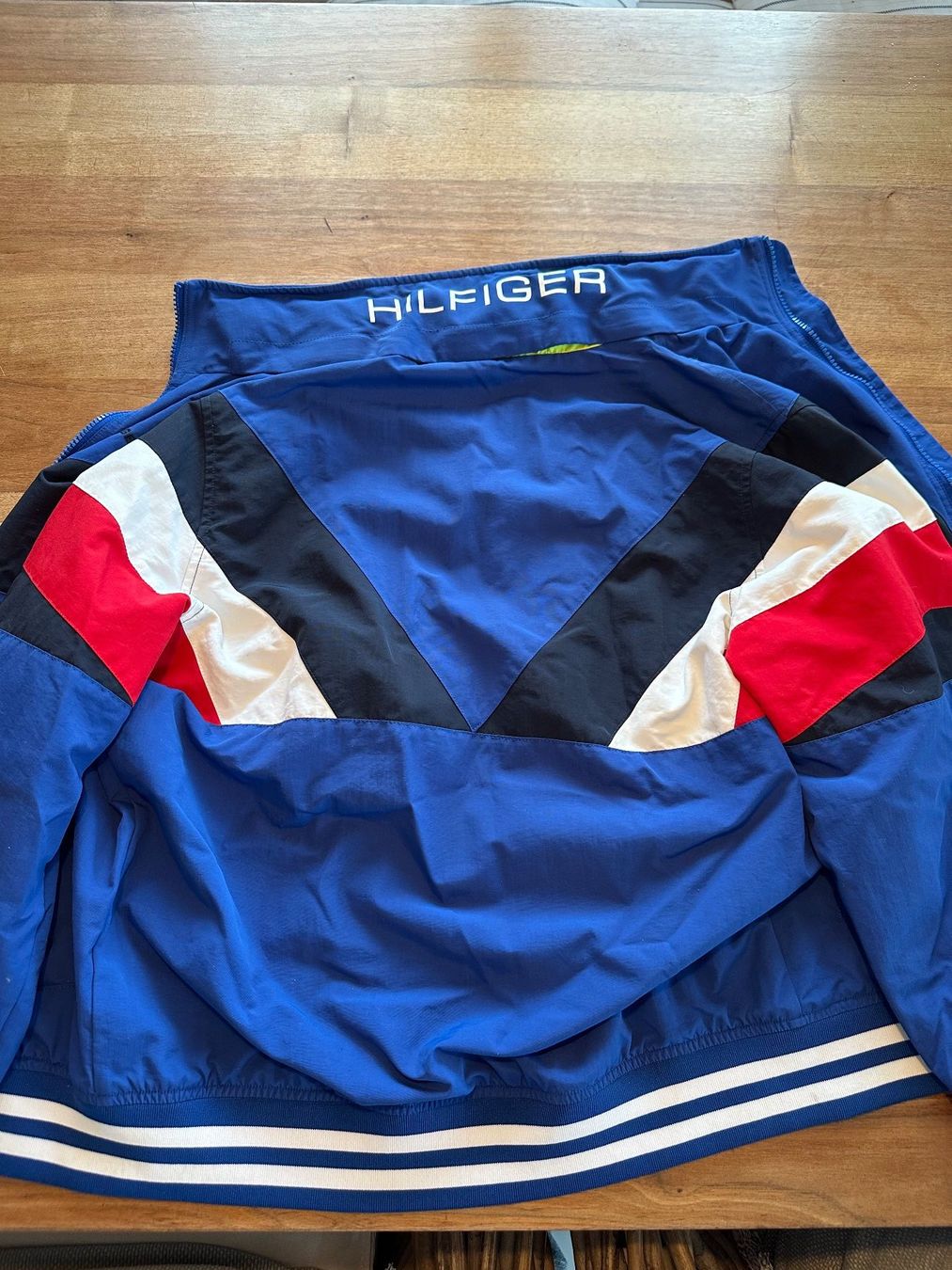Tommy Hilfiger Giacche: Tommy Hilfiger Windbreaker-Jacke – Nuovo (secondo la descrizione) da Starrkirch-Wil venduto da timothy25 3