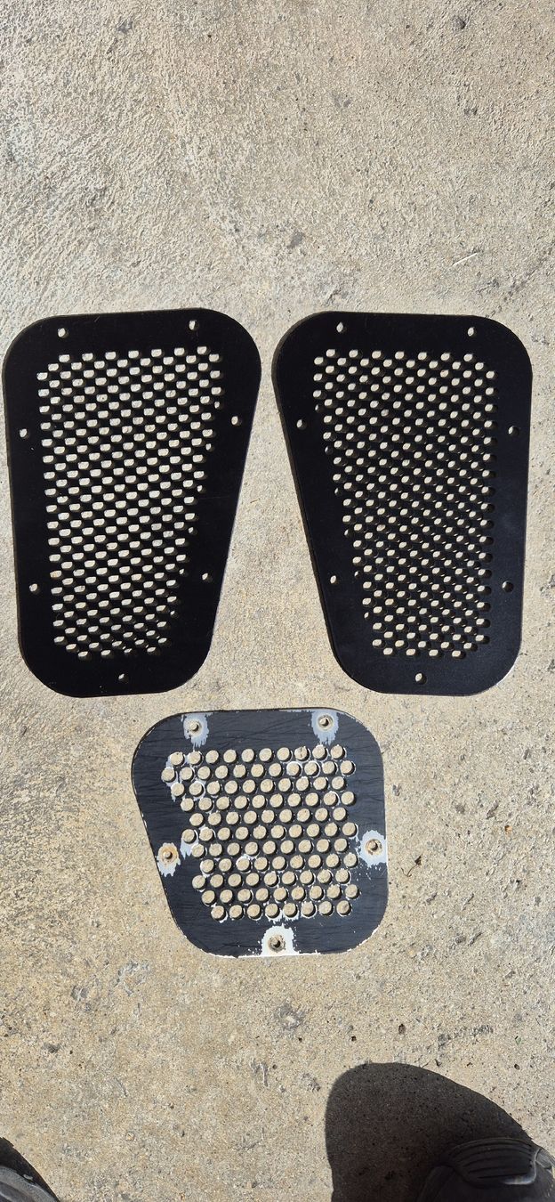 Land Rover Toutes les pièces auto: Grilles de ventilation metal defender – Neuf (Voir description) à Gingins par lutin_4