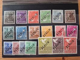 DE-Briefmarken Aufdruck Berlin Schwarz * Karte F12 gem.Bild
