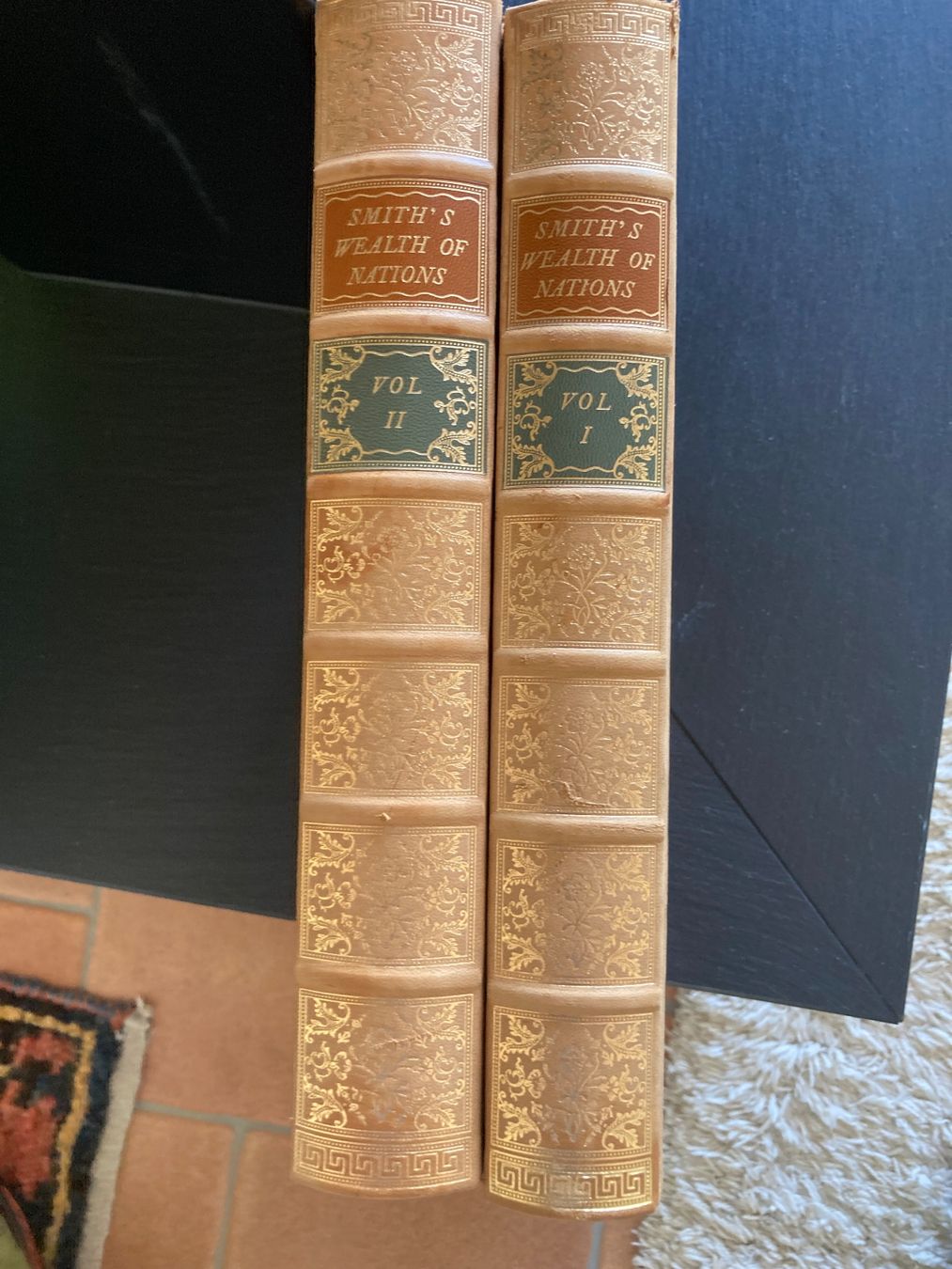 Libri: Smith's Wealth of Nations – Usato da Haemikon venduto da Helibee