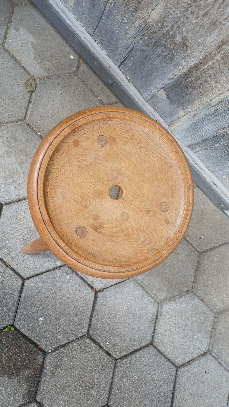 Sgabelli: Antiker Hocker – Usato da Flawil venduto da Pinkmalibu 2