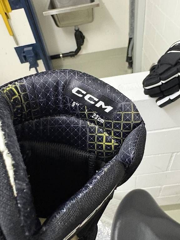 Gants: Eishockey Handschuhe Kinder CCM 9" – D'occasion à Wallisellen par eli_2jpn 1