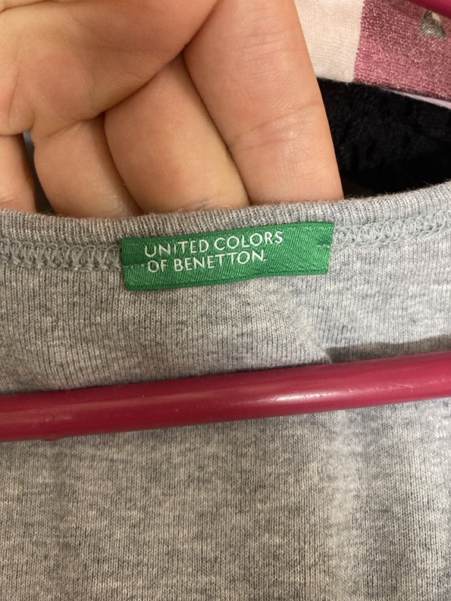 Benetton T-shirt: T-Shirt grau – Usato da Urtenen-Schönbühl venduto da alessibas 1