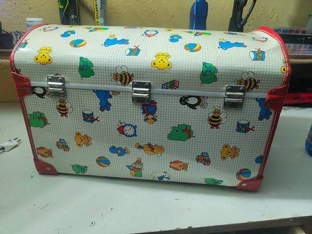 Valigetta vintage anni ?80 per bambini ? Portagiochi
