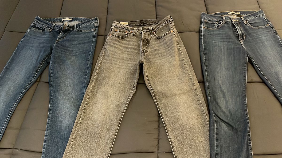 Levi's Jeans: 6 Jeans, davon 3 Levi’s Gr.26 oder 34/36 – Usato da Uster venduto da Dansposito