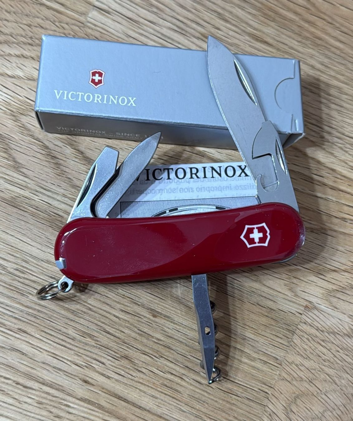Victorinox Coltelli tascabile: VICTORINOX SACKMESSER EVOLUTION 10 RED – Nuovo e nell'imballaggio originale da Zürich venduto da Frei-Occasionen
