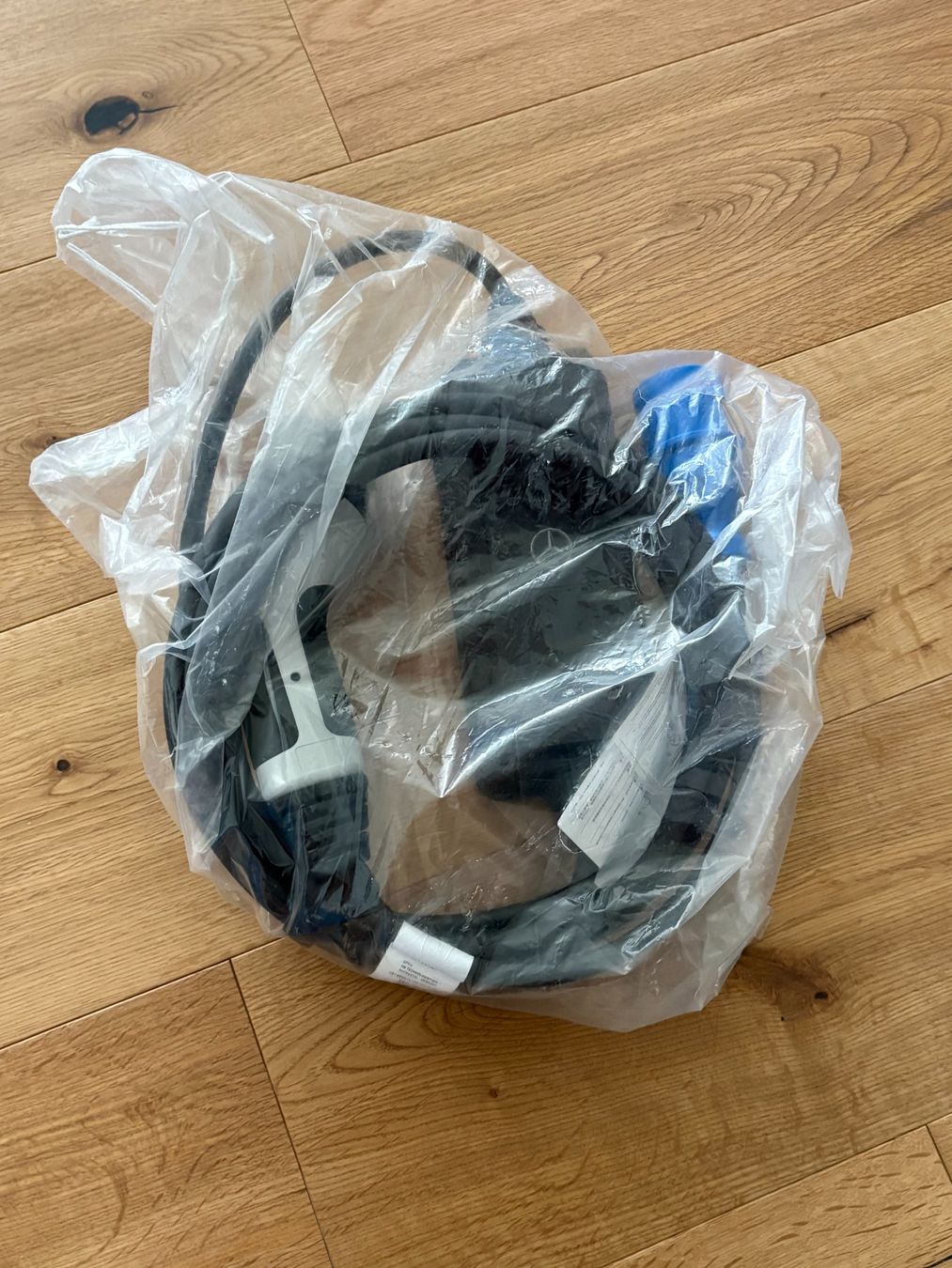 Cavi: Original Mercedes Ladekabel Mode 2 CEE 16A - NEU – Nuovo e nell'imballaggio originale da Muttenz venduto da kuz_kx79 4