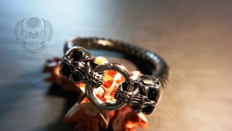 Bracciali & Braccialetti: Armband aus Edelstahl & Leder – Nuovo e nell'imballaggio originale da Wald ZH venduto da GlatzTrading 1