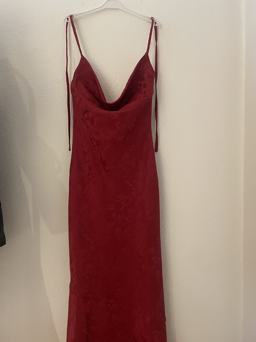 Kleider: Abschlusskleid/ elegantes Kleid – Neu (gemäss Beschreibung) aus Ettingen von ale_q6zz