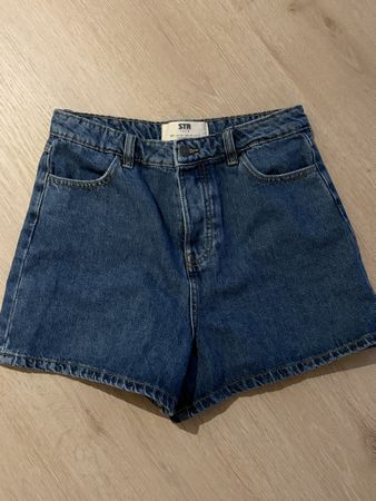 STR Jeans shorts blau Grösse 40 neuwertiger Zustand