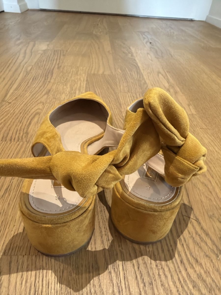 Dorothy Perkins Damenschuhe: Dorothy Perkins Slingpumps mit Schleife – Gebraucht aus Bühler von kammera2002 2
