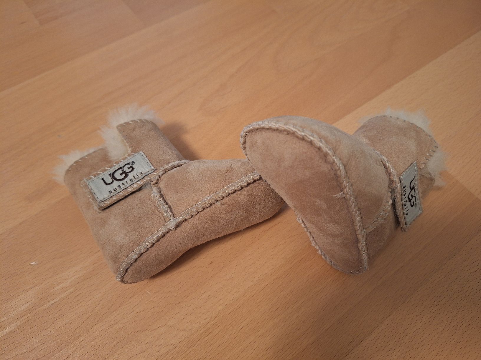 Ugg Scarpe per ragazzi: UGG Babyschuhe Lammfell Gr. S – Usato da Oberrieden venduto da smarties949 1