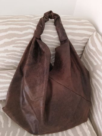 Braune Dreieckige Hobo Bag, neuwertig, ideal !
