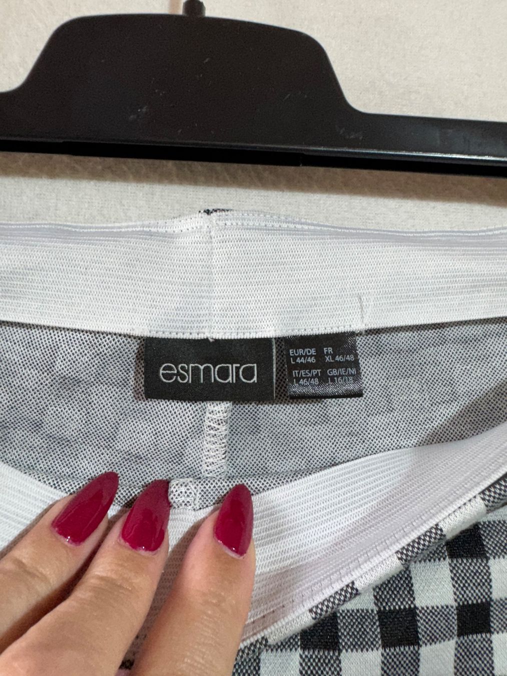 Pantaloni: Stoffhose von Esmara Gr. 44/46 – Usato da Grosswangen venduto da SALE_SALE_SALE 1