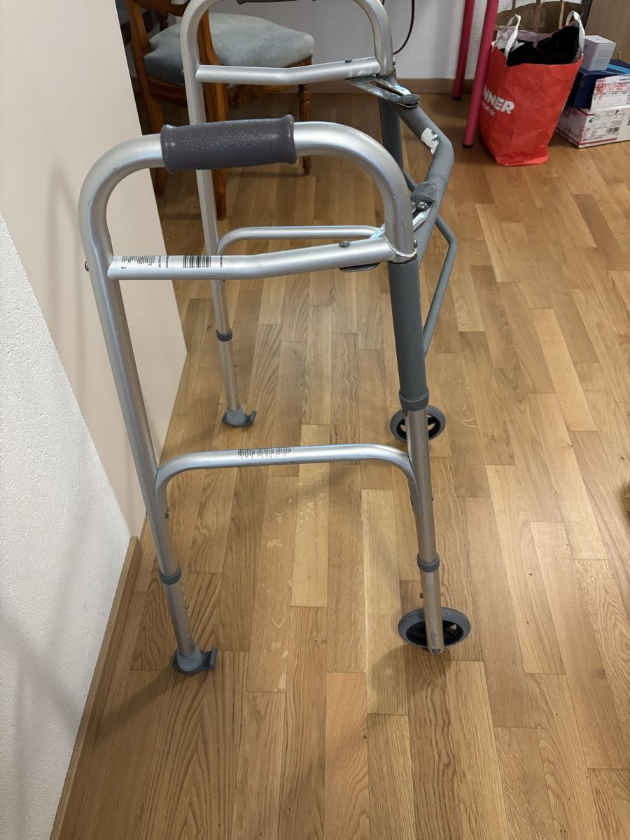 Gehhilfen: Mobility walker adjustable height – Gebraucht aus Bonstetten von corinnewal 1