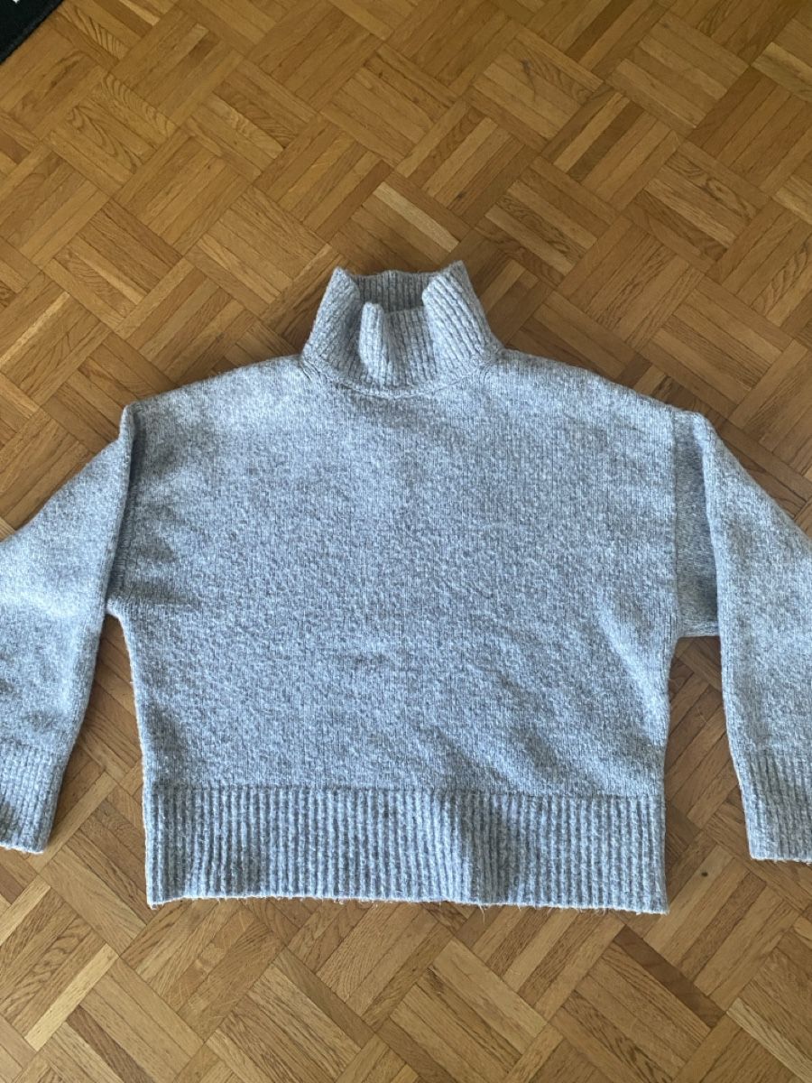 H&M Maglioni & Felpe: Grauer Strickpullover, Grösse M – Usato da Neuenhof venduto da UrbanBags 1