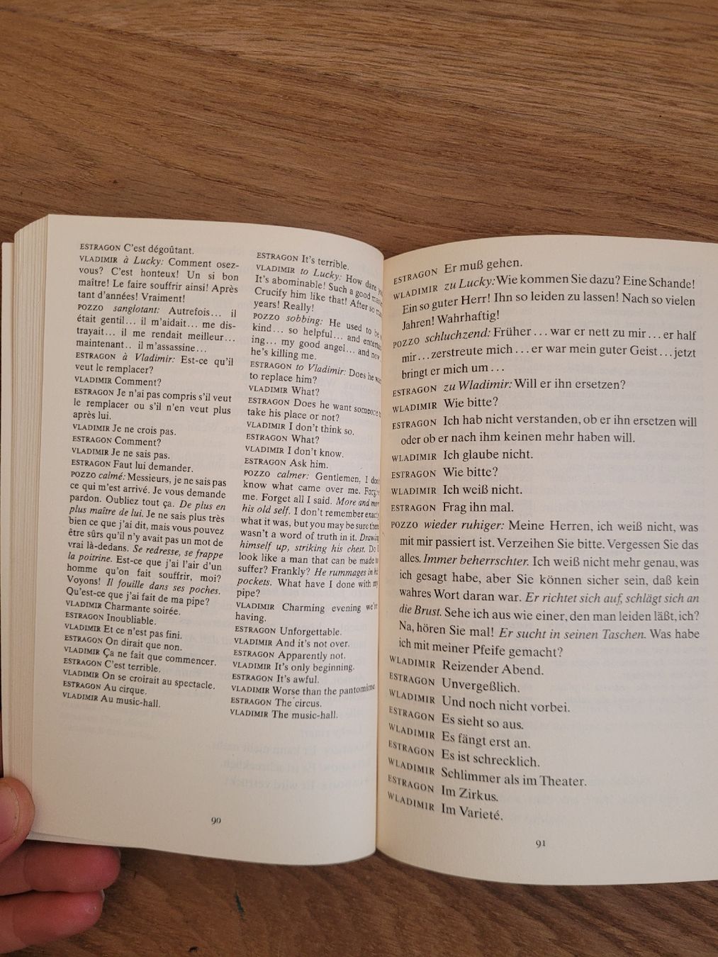 Libri: Beckett: Warten auf Godot - Dreisprachige Version – Nuovo (secondo la descrizione) da Frauenfeld venduto da Flurims 2