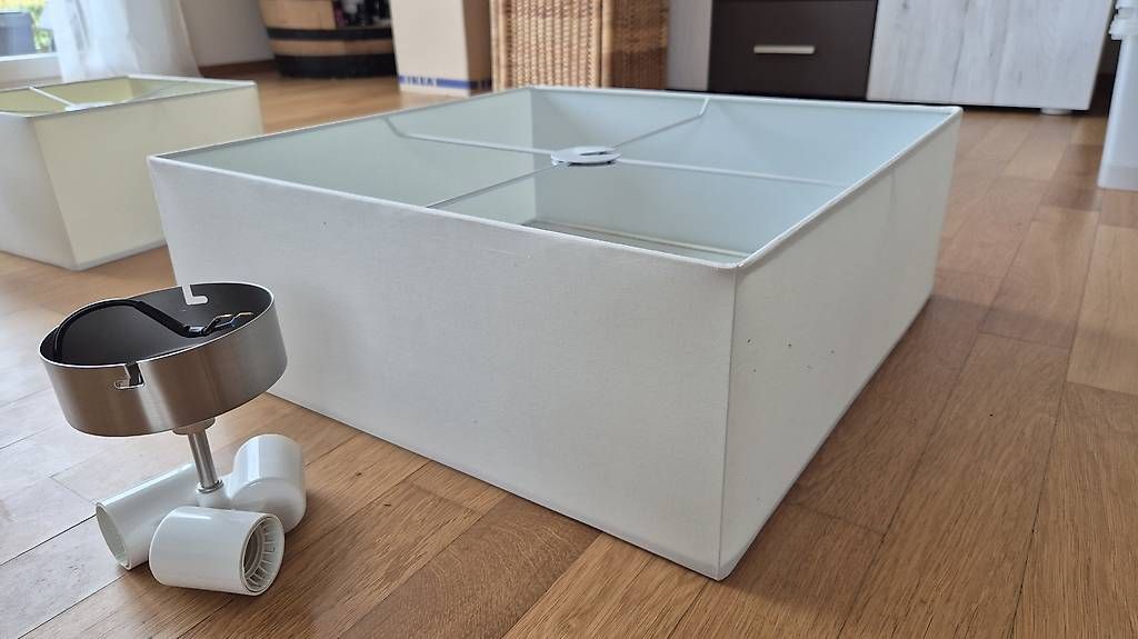 Lampadari & plafoniere: Weisse,viereckige Deckenlampe, 50x50cm – Usato da Sevelen venduto da SSinaWWieland