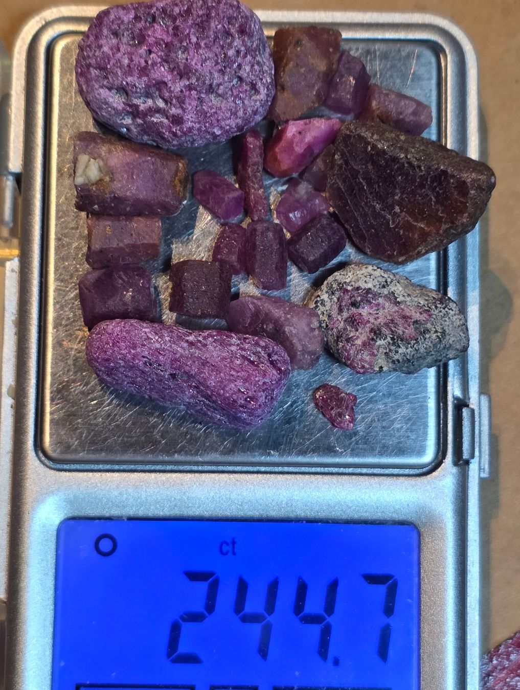 Pietre preziose: 244,5 ct Rubis bruts 22 pcs – Usato da Carouge GE venduto da Crystal_Energy 3