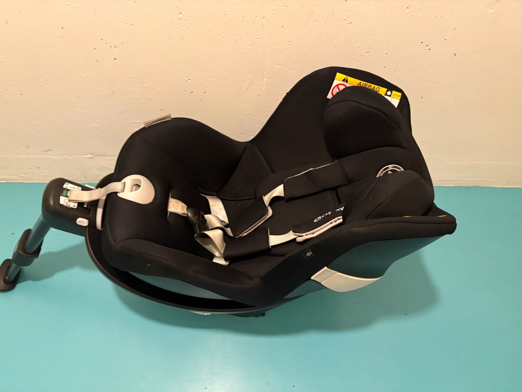 Cybex Sièges auto: CYBEX Kindersitz BLACK - 0-15 Monate mit ISOFIX – D'occasion à Greifensee par oli_c7w6 1