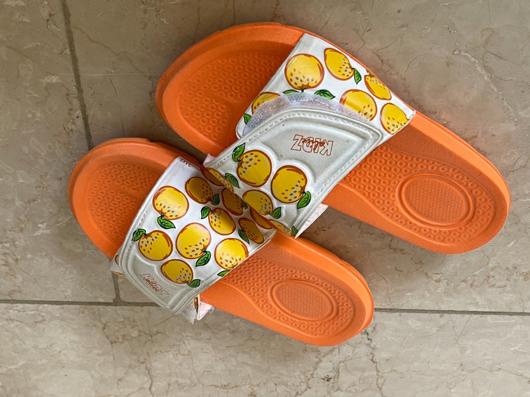 Schuhe für Jungen: Badeschlarpen – Gebraucht aus Berikon von Samira08