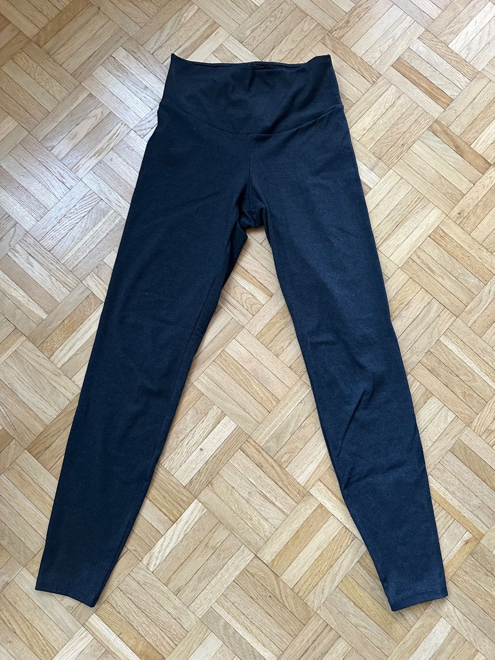 Oysho Leggings: Oysho Leggings dunkelgrau – Usato da Zürich venduto da ong8
