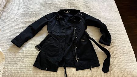 GANT: blaue Regenjacke Damen, tailliert mit Innenweste
